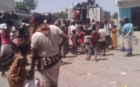 لحج.. أزمة كبيرة وارتفاع غير مسبوق لاسعار الثلج يفاقم معاناة المواطنين في المسيمير 