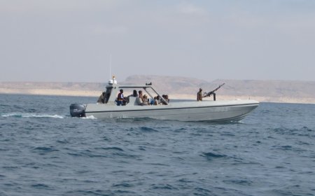 خفر السواحل في "بروم ميفع" ينقذ رجل غريق في بحر حلة