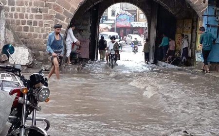 عاجل:عقب هطول أمطار غزيرة..هكذا يبدو باب موسى في تعز (صورة)