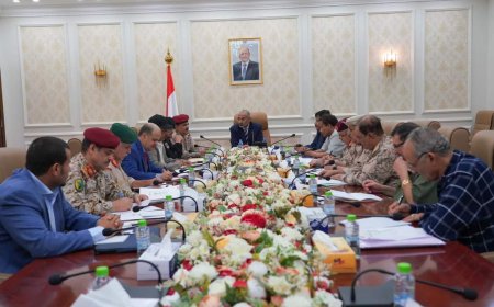 الرئيس الزُبيدي يرأس اجتماعا هاما للجنة الأمنية العُليا