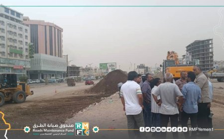 رئيس مجلس إدارة صندوق الطرق  يتابع سير العمل  بمشروع صيانة طريق  السفينة _ الكثيري في عدن 