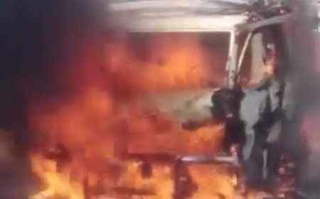 عاجل :إحتراق باص بالشمايتين في تعز (صورة أولية)