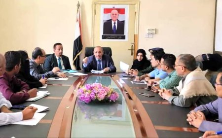 وكيل أول تعز يترأس إجتماعاً بلجنة تعزيز الثقافة الوطنية والوعي الجمهوري
