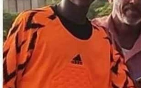 عاجل : الحديدة..وفاة حارس لكرة القدم داخل الملعب بسبب تصادم مع زميله