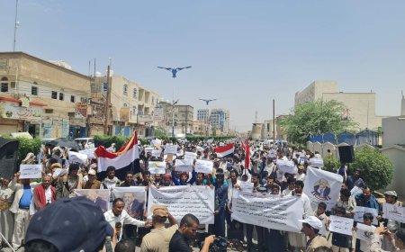 مأرب تنتفض دعماً لقرارات البنك المركزي(صور)