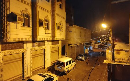 الشيخ عثمان منكوبة بسبب رياح وأمطار مساء الأمس 