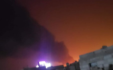 عاجل: صورة أولية لحظة تصاعد ألسنة اللهب جراء قصف إسرائيلي على ميناء الحديدة