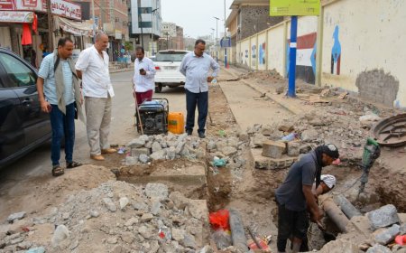 باخبيرة والشعبي يتفقدان مشاريع مياه وخزان جبل هيل لتحسين تقديم الخدمة للمواطنين في التواهي