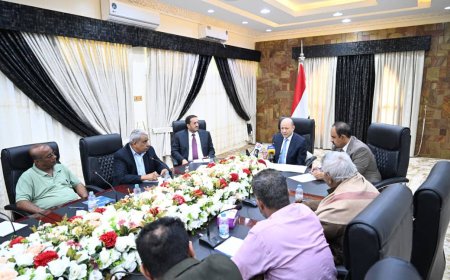 رئيس مجلس القيادة يلتقي ممثلي الاحزاب والمكونات السياسية في محافظة حضرموت