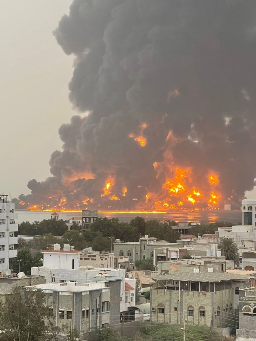 عاجل :حصري وإنفراد..هذا سبب إندلاع الحريق الهائل وتصاعد الدخان الكثيف جراء غارة جوية على ميناء الحديدة(تفاصيل أولية)