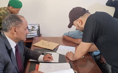 عاجل : رجل أعمال يعلن إعطاءه والد الطفلة حنين البكري عمارة من 3 دور في عدن