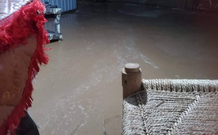 عاجل:سيول جارفة تغرق منازل المواطنين بالقناوص في الحديدة (صور)