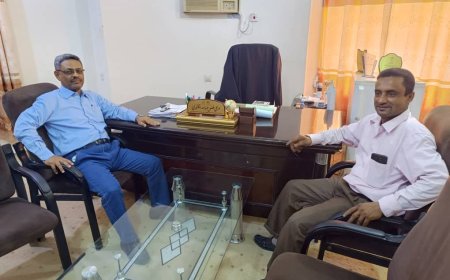 مناقشة سبل التعاون المشترك بين صندوق النظافه والتحسين  ومكتب السياحه بوادي حضرموت والصحراء