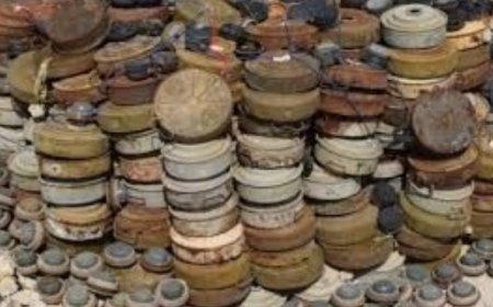 فريق هندسي تهامي يعثر على ألغام حوثية جرفتها سيول الأمطار ..