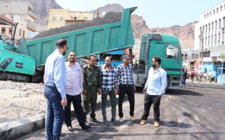 بتمويل صندوق صيانة الطرق .. المؤسسة العامة للطرق والجسور تدشن أعمال سفلتة مشروع جولة الصناعة بالمعلا