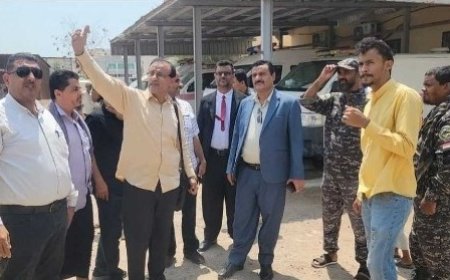 مدير عام المنصورة يطلع على الإستعدادات لتنفيذ مشروع هدم وإعادة بناء مبنى الرعاية الصحية الأولية بعدن..