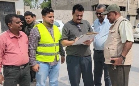 بتكلفة ( 135 ) ألف دولار مدير عام المنصورة يتسلم مشروع الرصف الحجري لشوارع وأزقة خلف المعهد المهني من الجهة المنفذة..