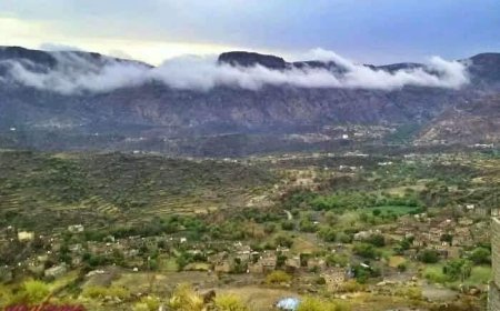 شاهد صورة جميلة لسحابة تشكلت لتكتب إسم محمد فوق جبل جرداد بتعز 