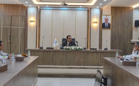 الوزير "السقطري" يرأس اجتماع موسع لقطاعي الزراعة والأسماك بالوزارة