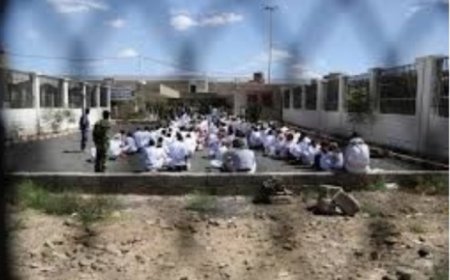 عصابة الحوثي السلالية ترفض السماح لأسر وأقارب معتقلي حجور بالتواصل معهم..