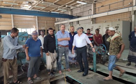 أمين عام محلي عدن يطلع على إنجاز مؤسسة المياه صيانة محطة البرزخ