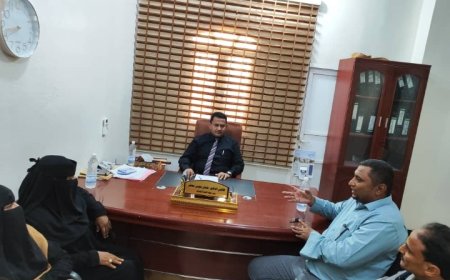 الشؤون الاجتماعية والعمل تلتقي برئيس محكمة الخوخة الإبتدائية قاضي الأحداث الدكتور عثمان معنقر ..