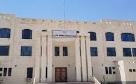 "محكمة مأرب تبدأ محاكمة أمين سر المحكمة الجزائية بتهمة تسريب معلومات حساسة"(صور)