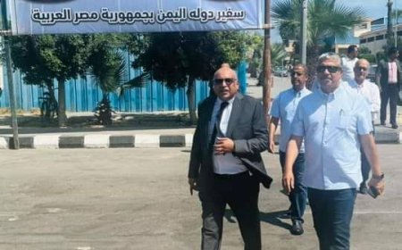 غضب عارم من دورها...اتهامات للسفارة اليمنية والقنصلية في القاهرة بعدم الاستجابة لاستفسارات ومشاكل أبناء الجالية