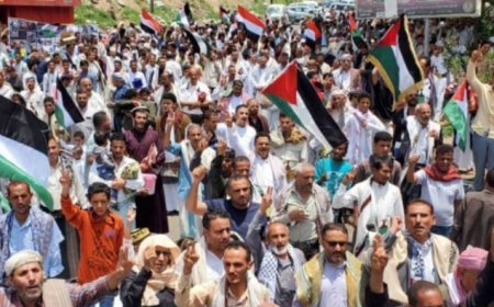 احتشاد الالاف في تعز في تنديدا بجرائم الاحتلال الاسرائيلي في قطاع غزة ..