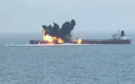 ناقلة النفط سونيون تشتعل من نيران هجوم الحوثيين عليها ..