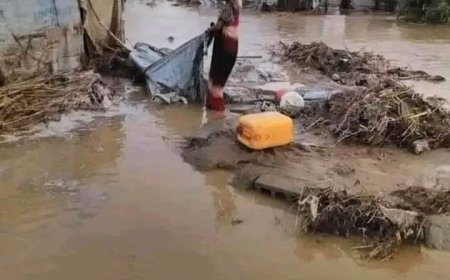وفاة 8 أشخاص وفقدان 2 وتهدم عدد من المنازل جراء سيول الأمطار الغزيرة في الحديدة في اليومين الماضيين ..