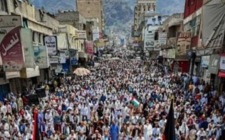 الآلاف يتظاهرون في تعز منددين بجرائم الاحتلال الاسرائيلي في قطاع غزة وفلسطين ...