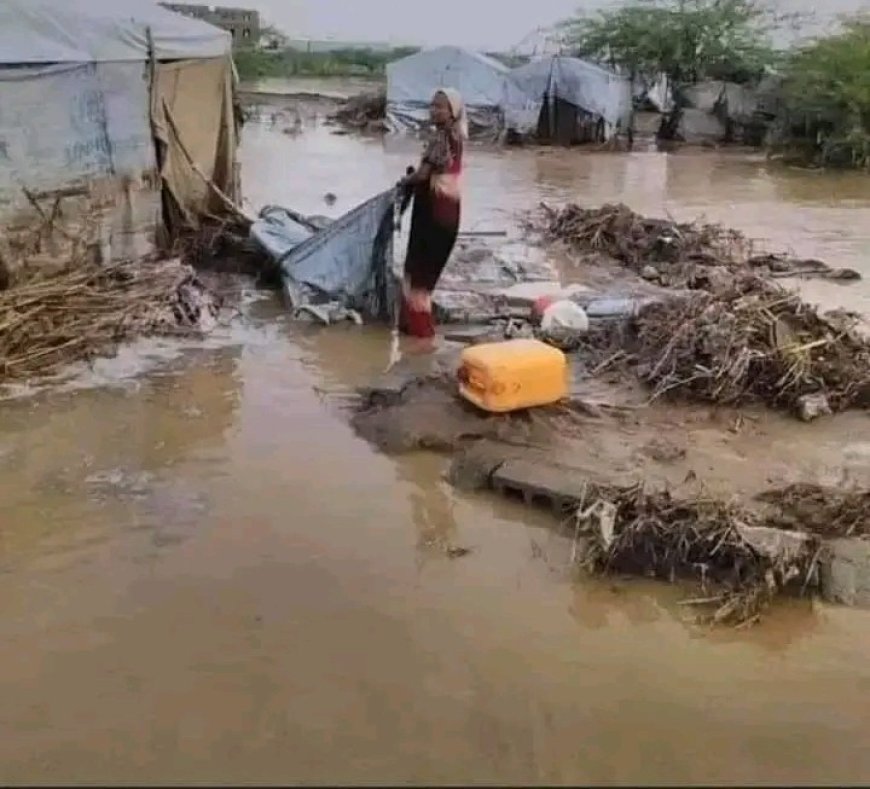 وفاة 8 أشخاص وفقدان 2 وتهدم عدد من المنازل جراء سيول الأمطار الغزيرة في الحديدة في اليومين الماضيين ..