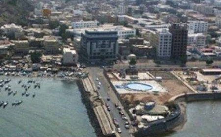 اصابة خمسة أشخاص في انفجار قنبلة في الطريق البحري في العاصمة عدن..