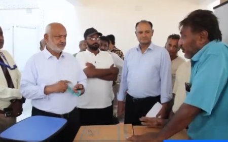 الحسن الطاهر محافظ الحديدة يطلع على مشروع التجهيزات في مركز الغسيل الكلوي بالخوخة...