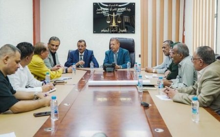 رئيس مجلس القضاء الأعلى ومحافظ عدن يناقشان تخصيص مساحة لإنشاء مجمع قضائي..