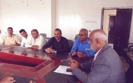 محافظ الحديدة د.طاهر .. يشدد على أهمية إنجاح مشروع التحويلات النقدية غير المشروطة بالمحافظة..