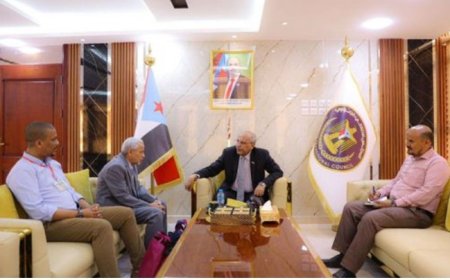 الكثيري يلتقي رئيس الهيئة العامة للاستثمار في العاصمة عدن..