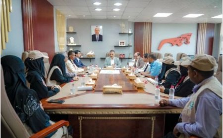 محافظ العاصمة عدن وزير الدولة يبحث تطوير أعمال صندوق الرعاية الاجتماعية بعدن..