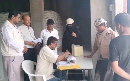 البورجي والمشرعي يدشنان توزيع مساعدات برنامج الغذاء العالمي ..