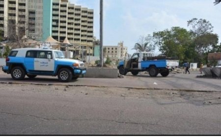 شرطة العاصمة عدن تضبط متهما في قضايا جنائية ..