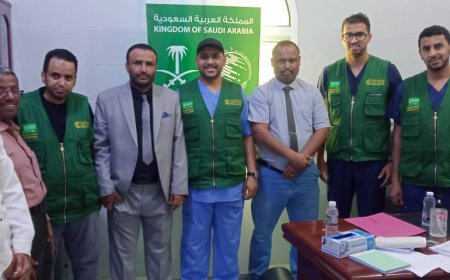 طريق والجمحي يدشنون المخيم الطبي التطوعي لأورام الدم واروام الأطفال بالمركز الوطني للأورام بهيئة مستشفى ابن سيناء بالمكلا