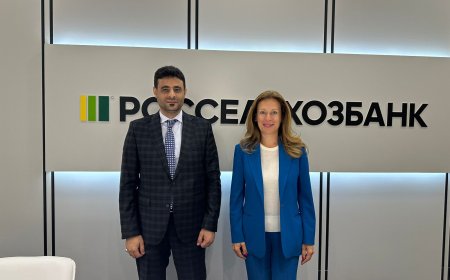 رئيس كاك بنك يبحث فرص التعاون المشترك مع البنك الزراعي الروسي في بطرسبورغ