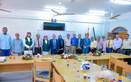 جامعة عدن تتسلم مشروع تجهيزات معامل ومختبرات كليتي الصيدلة والحقوق من البرنامج السعودي لتنمية وإعمار اليمن