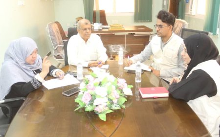 مكتب وزارة الصحة و السكان يطلع على سير عمل المؤسسة الطبية الميدانية FMF في المرافق الصحية بحضرموت الساحل