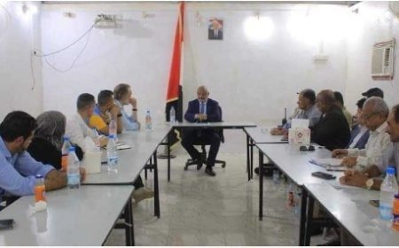 المحافظ طاهر يناقش مع المنسق”هازنر”خطة الاستجابة الإنسانية في الحديدة..