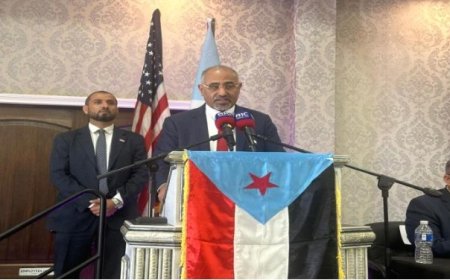 عضو الرئاسي الزُبيدي يلقي خطابه بولاية ميتشجين الأمريكية..