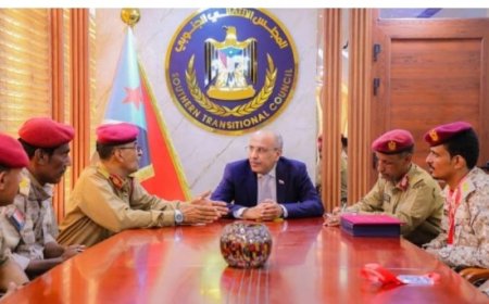 الكثيري يلتقي خريجي معهد القادة والأركان بالعاصمة عدن من منتسبي المنطقة العسكرية الثانية..