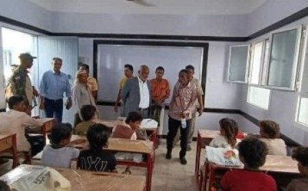 محافظ الحديدة يفتتح مدرسة النهضة في منطقة البادي بالخوخة..