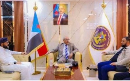 الكثيري يناقش مع وكيل وزارة الأوقاف خطط نشر الوعي الديني والثقافي وعرس القيم الإنسانية ..